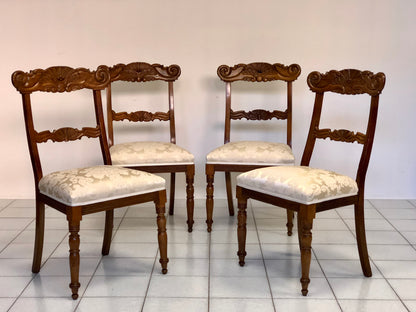 Group of chairs in walnut Carlo X Piedmont
