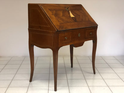 Walnut desk 18th century