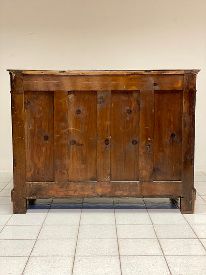 Credenza in noce lombarda metà XIX secolo . Restaurata