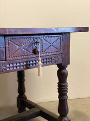 Tavolo a rocchetto di noce . XVII secolo