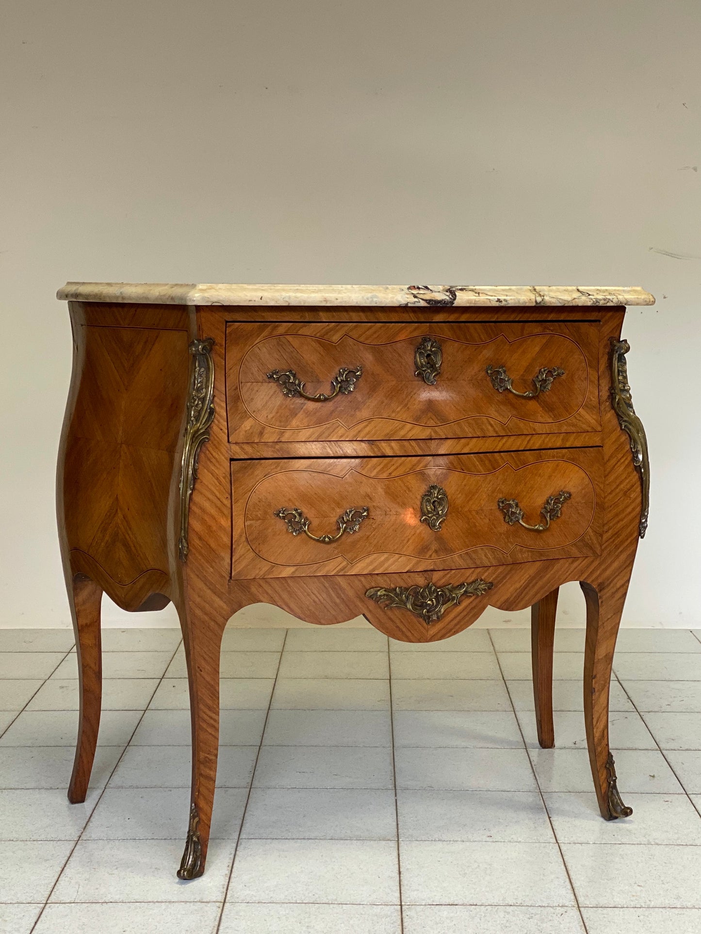 Cassettone bombato a ribalta . Napoleone III