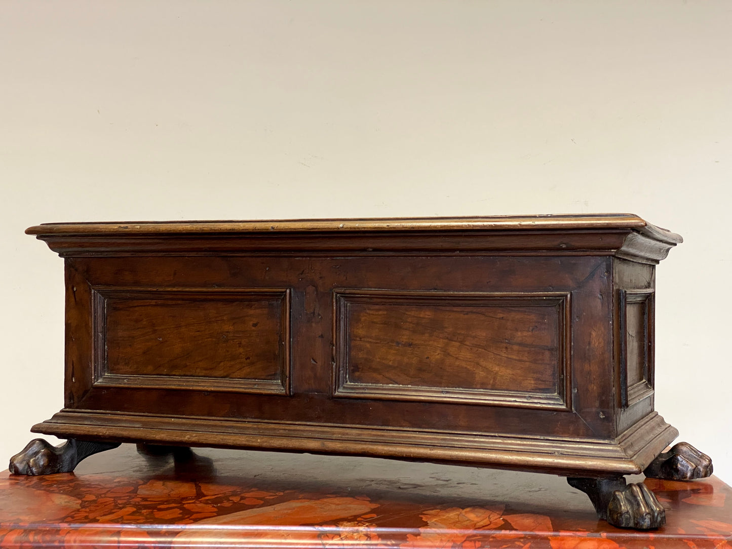 Small walnut chest. Emilia Tuscany 17th century
