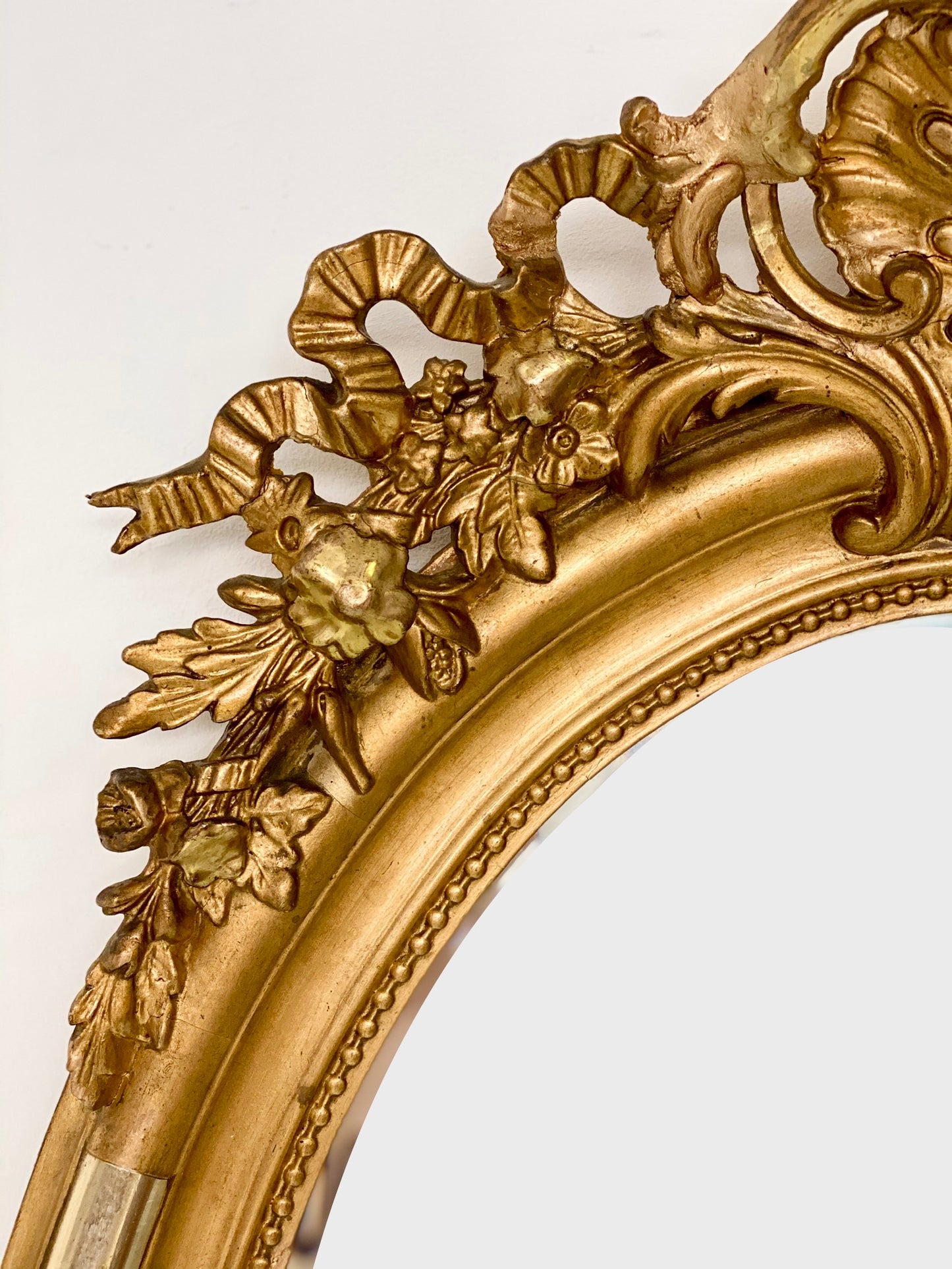 Lombard Charles X oval mirror in pure gold
