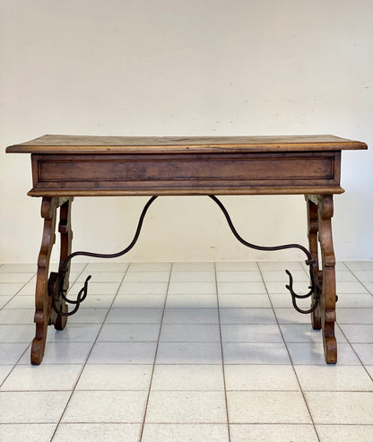 Walnut refectory writing table. Tuscany 18th century
