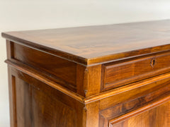 Credenza in noce metà XIX secolo .