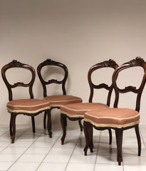 Gruppo di quattro sedie in noce Luigi Filippo