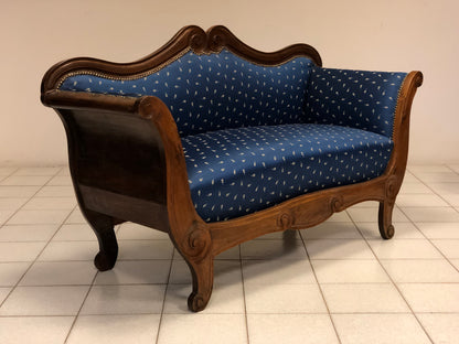 Lombard boat-shaped sofa in walnut