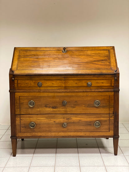 Louis XVI walnut desk. Lombardy 18th century