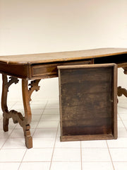 Tavolo scrittoio massello di noce. Emilia Toscana XVII secolo