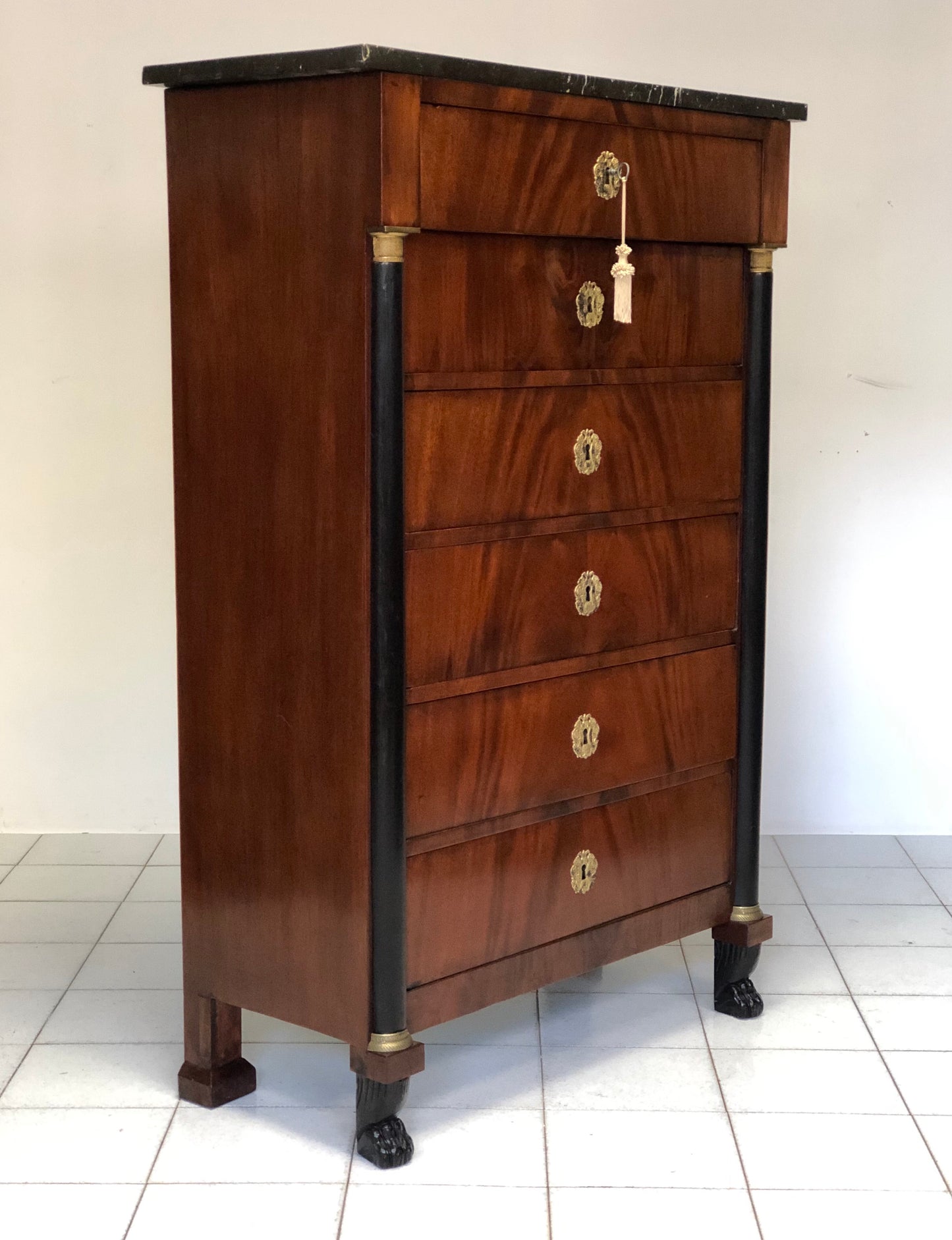 Half-column empire weekly, early 19th century