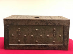 Cassaforte da viaggio borchiata ferro XVIII secolo
