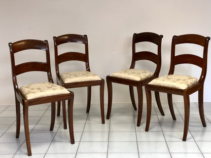 Gruppo di quattro sedie in noce emiliane Carlo X .