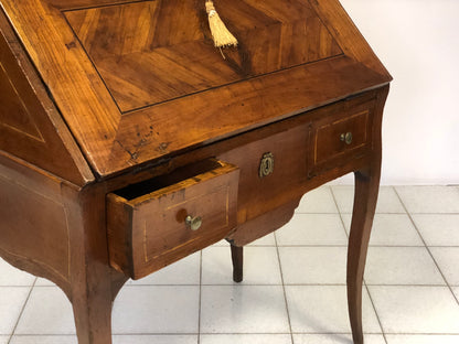 Walnut desk 18th century