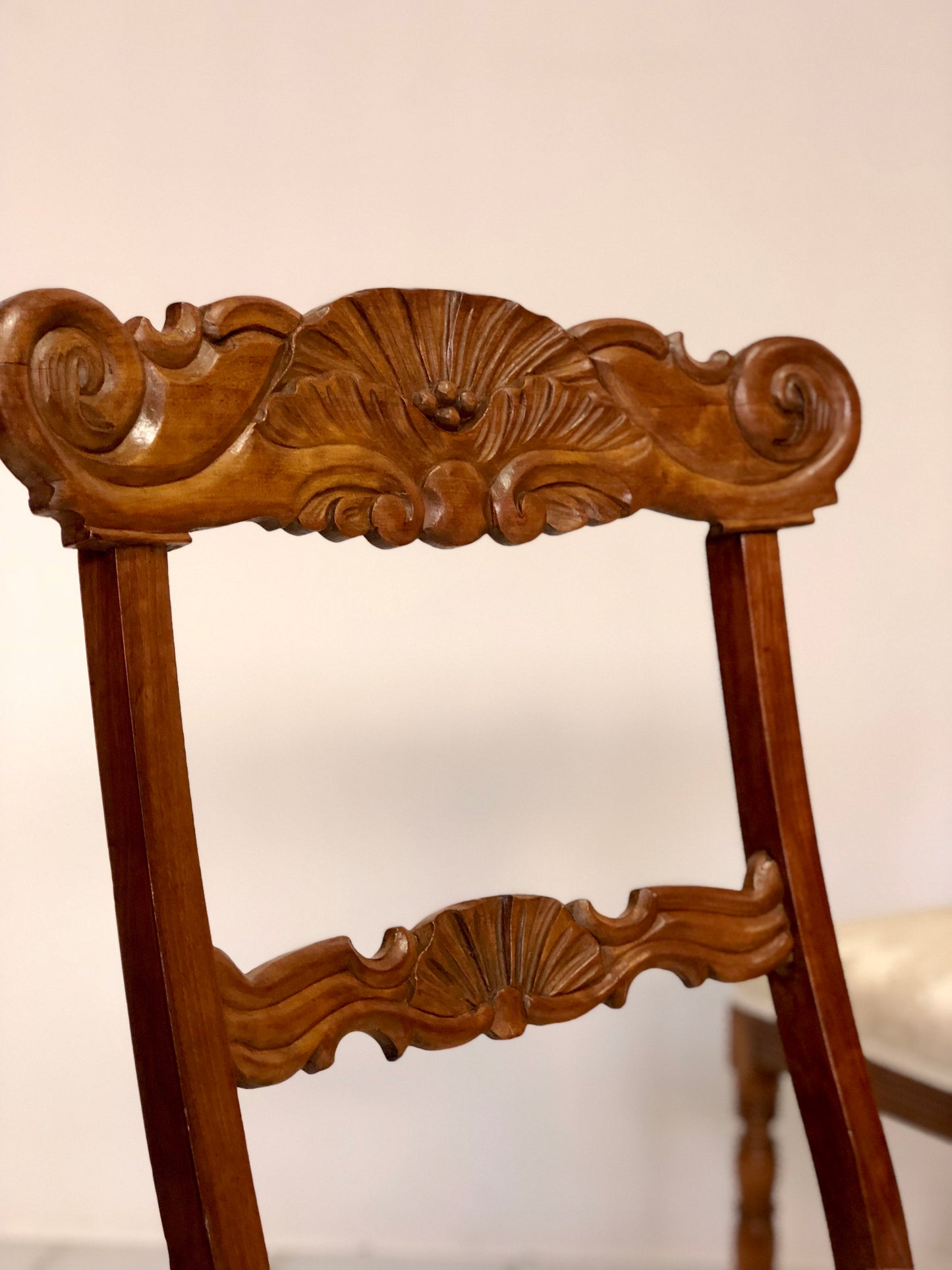 Group of chairs in walnut Carlo X Piedmont