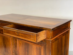 Credenza in noce metà XIX secolo .