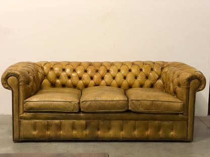 Chesterfield capittonè cuoio tre posti. Inghilterra anni 70