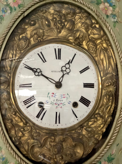Orologio a colonna pendolo laccato dipinto . Funzionante