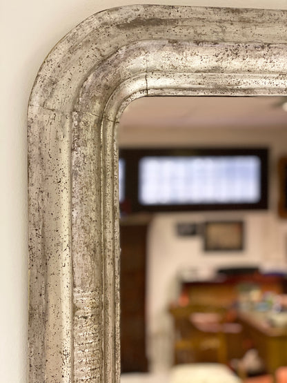 Specchiera carlo X lombarda foglia argento . XIX secolo . Restaurata