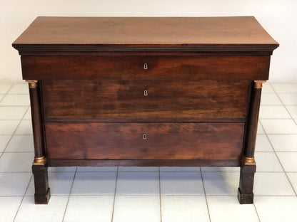 Empire chest of drawers in walnut. Milan