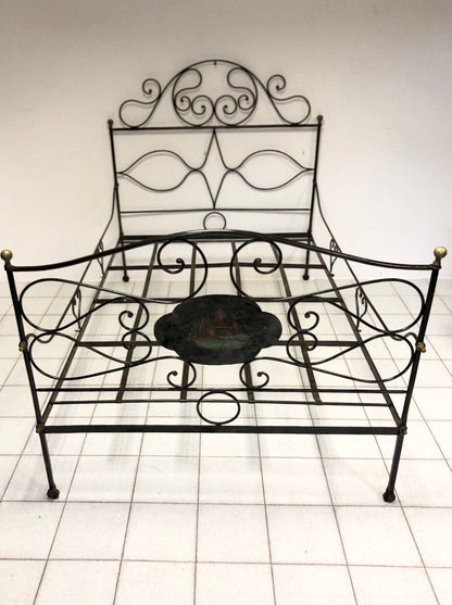 Letto in ferro battuto . XIX secolo