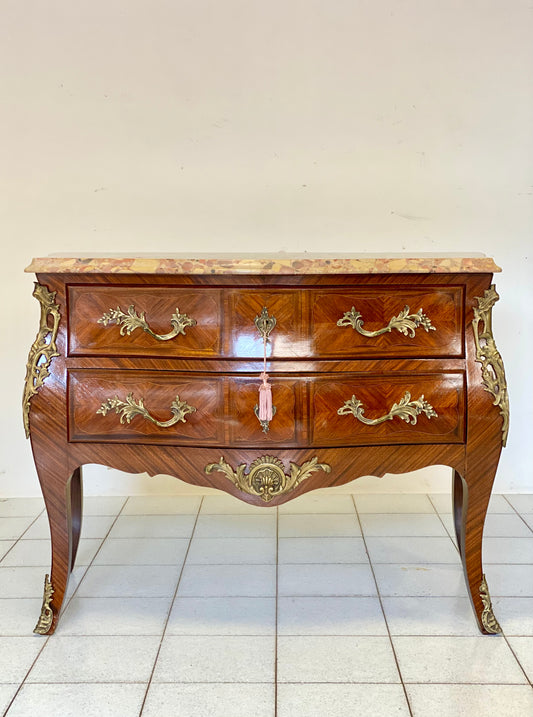 Cassettone mosso sul fronte e fianchi . Napoleone III
