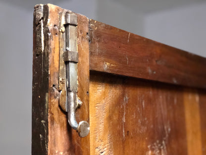Walnut wardrobe with cloverleaf. Genoa 17th century