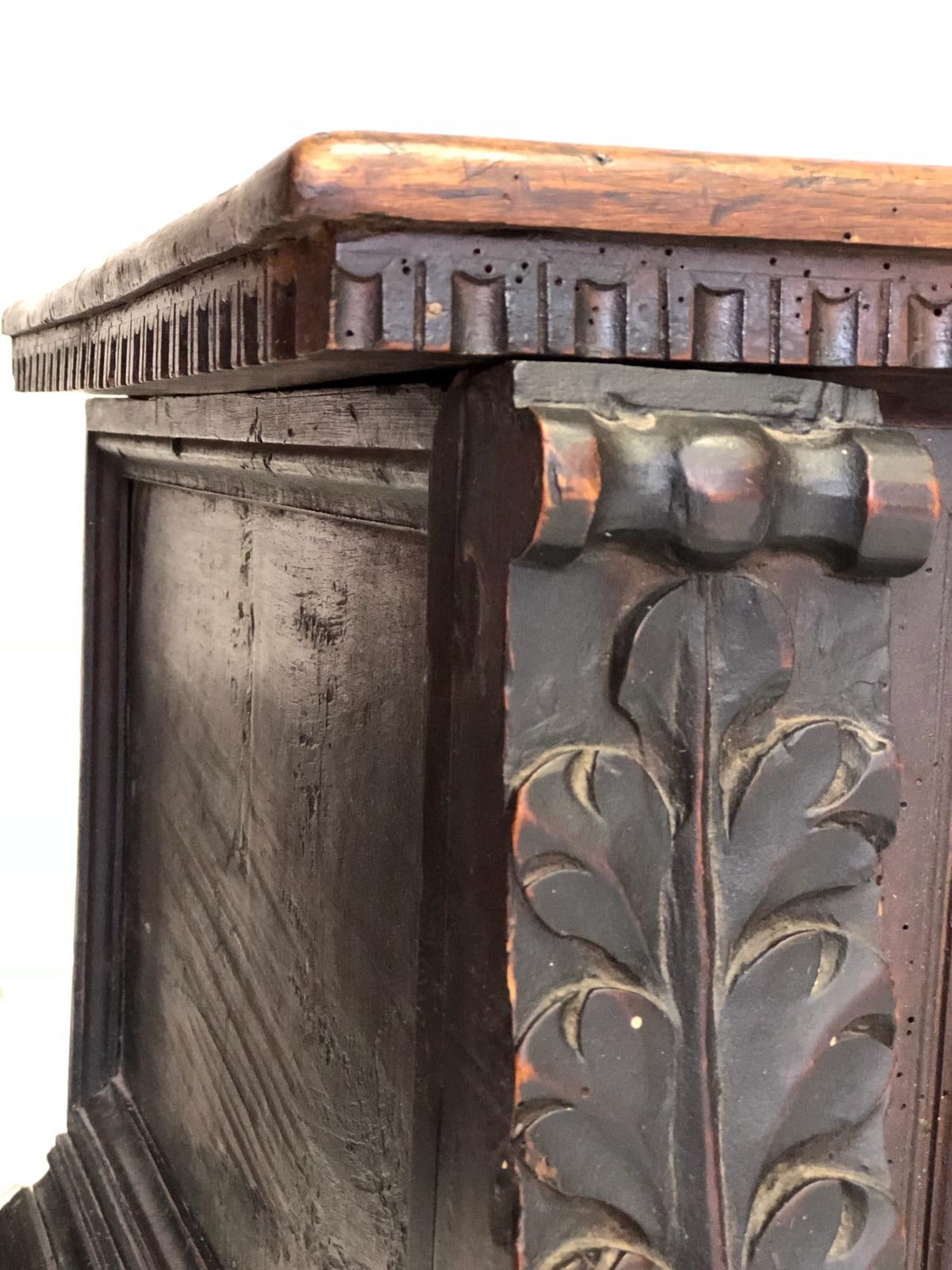 Lombard walnut chest