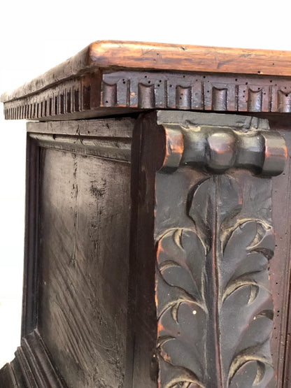 Lombard walnut chest