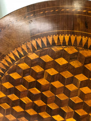 Tavolo di Rolo a marqueterie. 94 cm diametro
