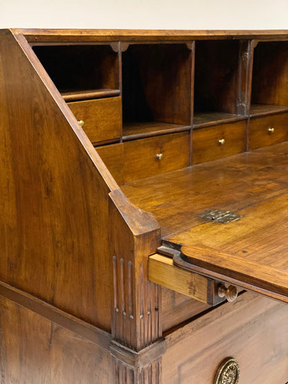 Louis XVI walnut desk. Lombardy 18th century
