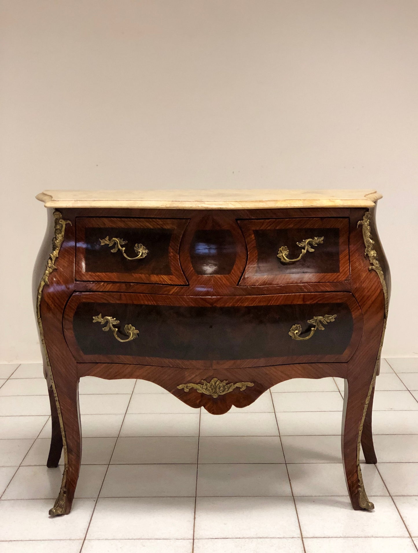Napoleon III curved chest of drawers