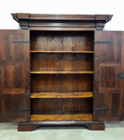 Lombard walnut wardrobe. 17th century