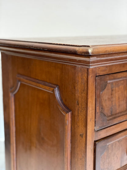 Louis XIV Reggio chest of drawers. Emilia, mid-17th century