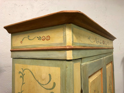 Lacquered and painted wardrobe. Early 19th century