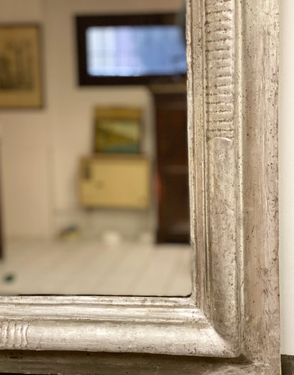 Specchiera carlo X lombarda foglia argento . XIX secolo . Restaurata